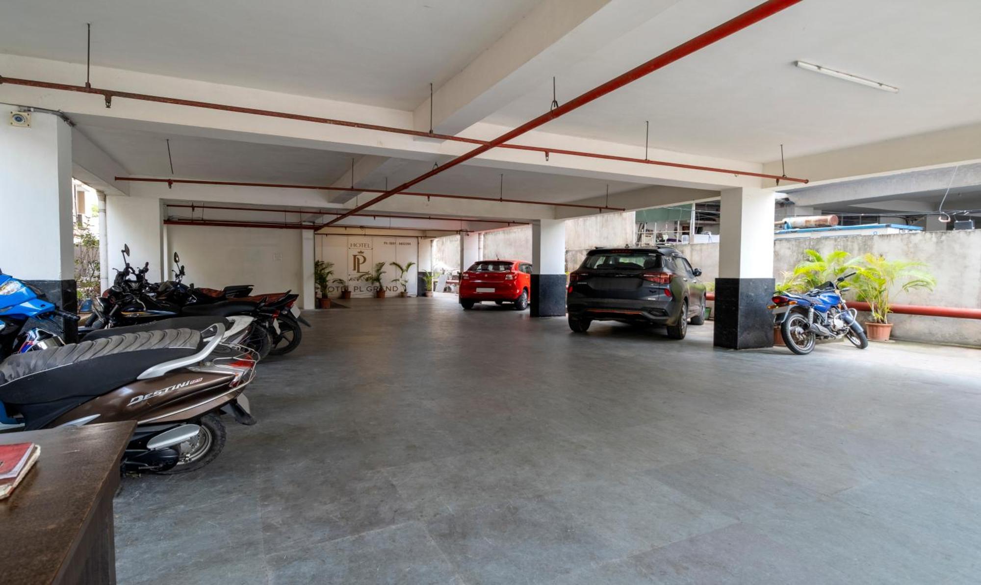Treebo Pl Grand, Vishakapatnam Visakhapatnam Exterior foto
